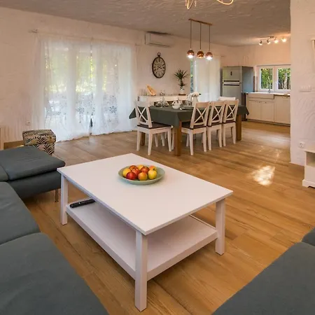 Luxury With A Swimming Pool Risika, Krk - 17410 Villa