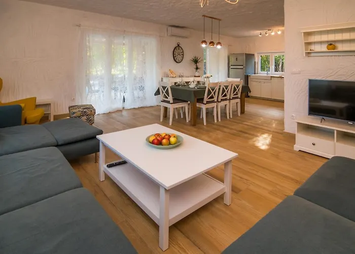 Luxury With A Swimming Pool Risika, Krk - 17410 וילה