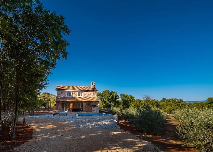 Luxury With A Swimming Pool Risika, Krk - 17410 וילה *