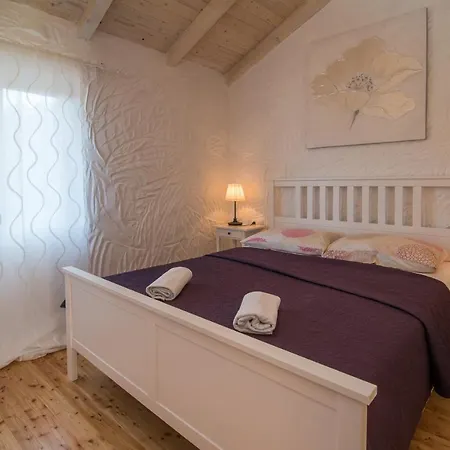 Vila Luxury With A Swimming Pool Risika, Krk - 17410 Vrbnik (Primorje-Gorski Kotar)